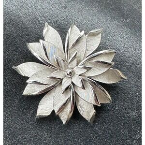 Vintage Trifari Silver Tone Flower Brooch